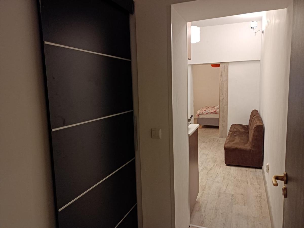 Lux Apartament In The Bubble Of Piata Romana Bucharest Exterior photo