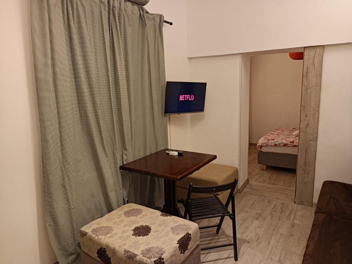 Lux Apartament In The Bubble Of Piata Romana Bucharest Exterior photo